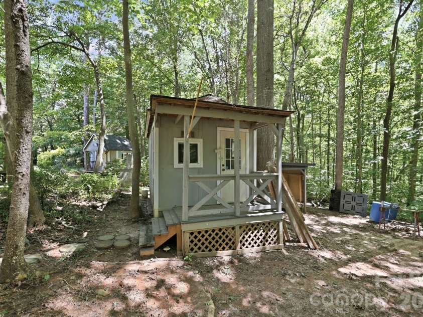 299 Sailwinds Road, Mooresville, NC 28115.  MLS# CAR4410637, YatesRealty ID 42251. 