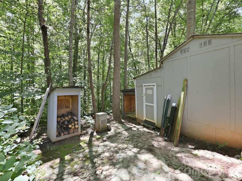 299 Sailwinds Road, Mooresville, NC 28115.  MLS# CAR4410637, YatesRealty ID 42251. 