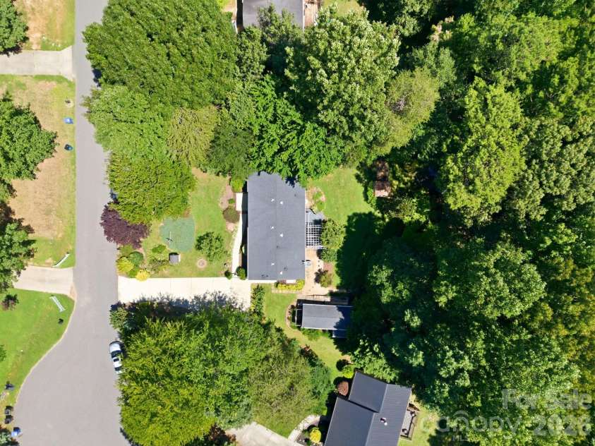 299 Sailwinds Road, Mooresville, NC 28115.  MLS# CAR4410637, YatesRealty ID 42251. 