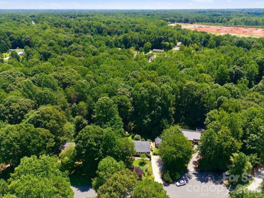 299 Sailwinds Road, Mooresville, NC 28115.  MLS# CAR4410637, YatesRealty ID 42251. 