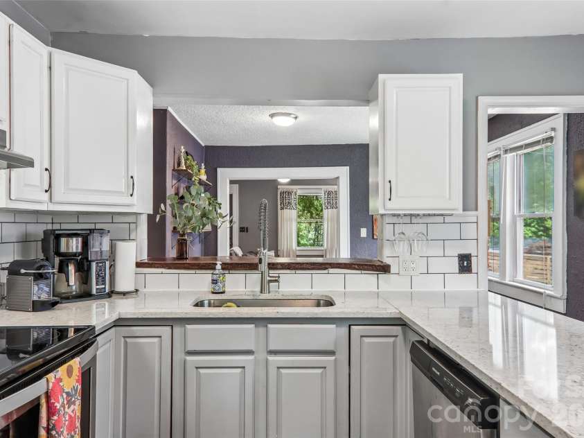 276 State Street, Asheville, NC 28806.  MLS# CAR4408839, YatesRealty ID 42253. 