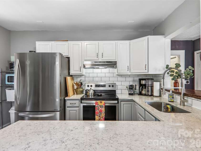 276 State Street, Asheville, NC 28806.  MLS# CAR4408839, YatesRealty ID 42253. 