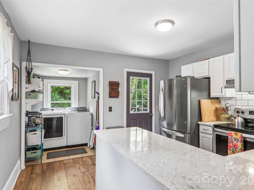 276 State Street, Asheville, NC 28806.  MLS# CAR4408839, YatesRealty ID 42253. 