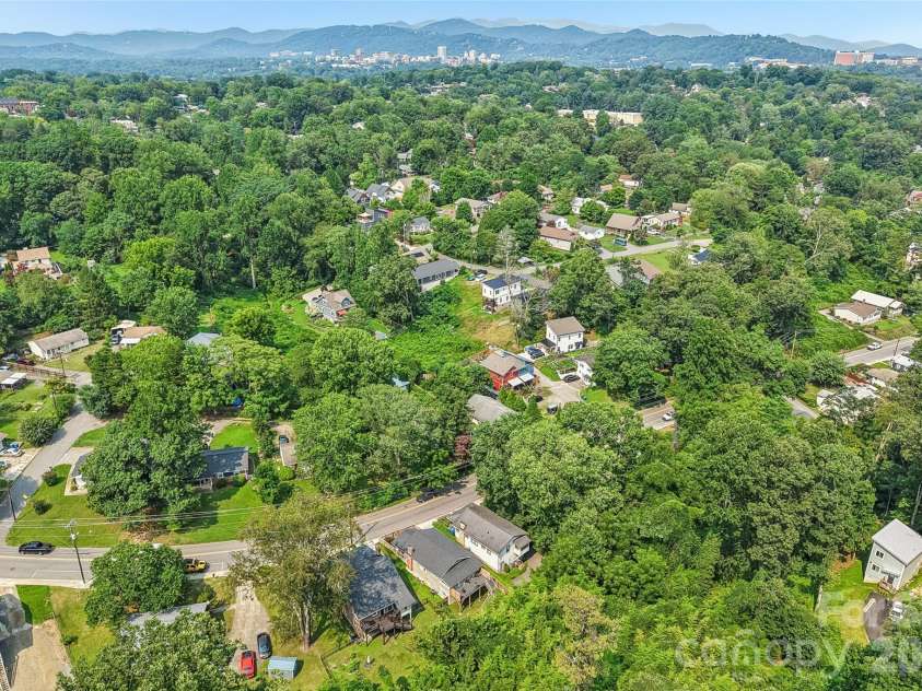 276 State Street, Asheville, NC 28806.  MLS# CAR4408839, YatesRealty ID 42253. 