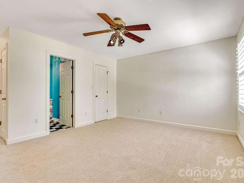 5321 Saddlewood Lane, Mint Hill, NC 28227.  MLS# CAR4403037, YatesRealty ID 42254. Two spacious upper-level bedrooms share a convenient Jack-and-Jill bath.