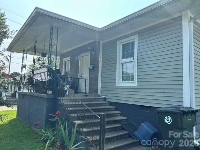 202 McConnell Street, Clover, SC 29710.  MLS# CAR4408227, YatesRealty ID 42255. 