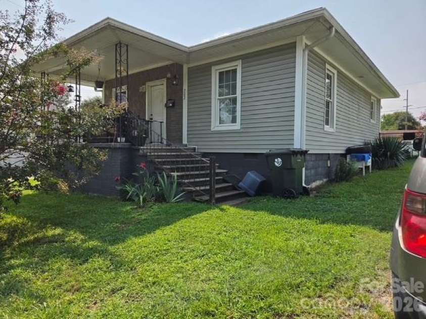 202 McConnell Street, Clover, SC 29710.  MLS# CAR4408227, YatesRealty ID 42255. 