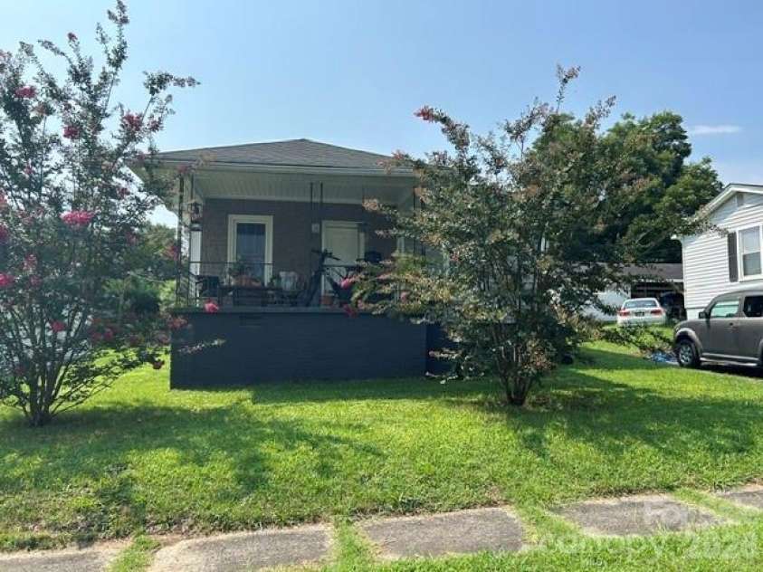 202 McConnell Street, Clover, SC 29710.  MLS# CAR4408227, YatesRealty ID 42255. 