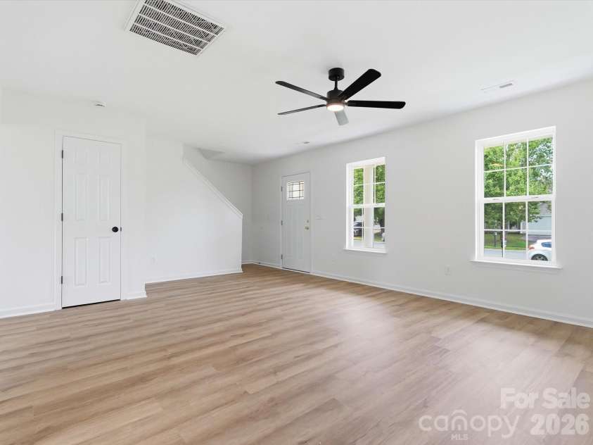 908 Lakehill Road, Charlotte, NC 28214.  MLS# CAR4407868, YatesRealty ID 42256. 