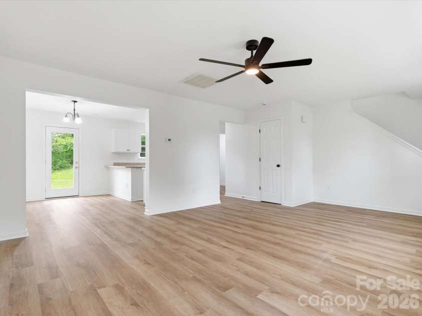 908 Lakehill Road, Charlotte, NC 28214.  MLS# CAR4407868, YatesRealty ID 42256. 