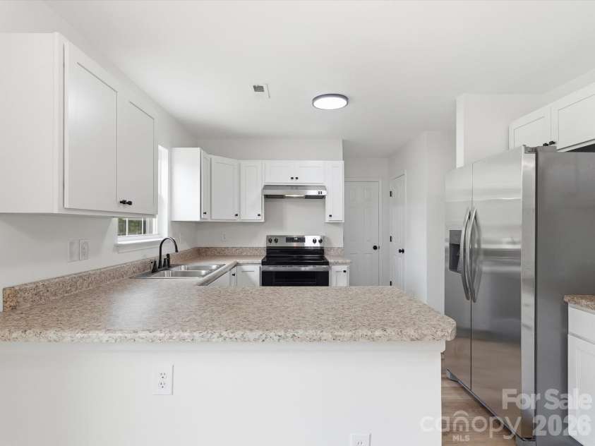 908 Lakehill Road, Charlotte, NC 28214.  MLS# CAR4407868, YatesRealty ID 42256. 