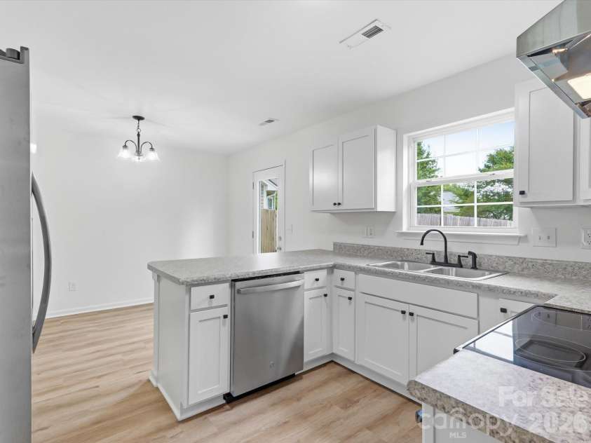 908 Lakehill Road, Charlotte, NC 28214.  MLS# CAR4407868, YatesRealty ID 42256. 