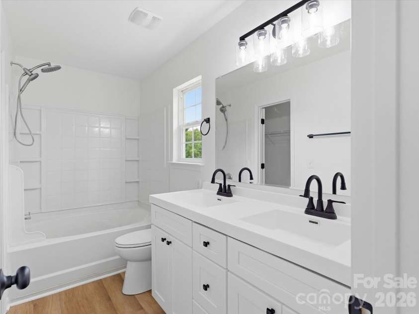 908 Lakehill Road, Charlotte, NC 28214.  MLS# CAR4407868, YatesRealty ID 42256. 