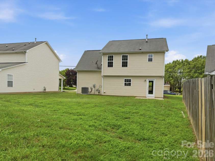 908 Lakehill Road, Charlotte, NC 28214.  MLS# CAR4407868, YatesRealty ID 42256. 