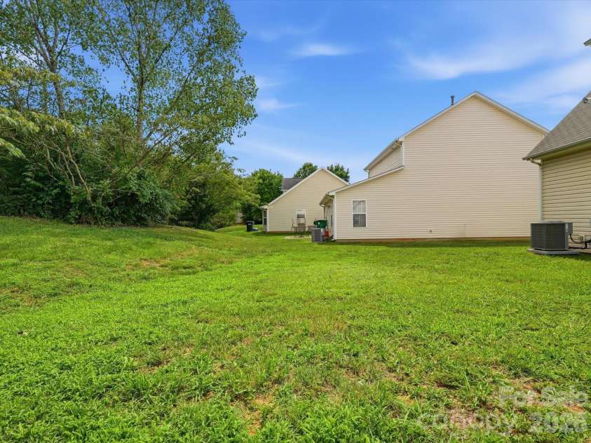 908 Lakehill Road, Charlotte, NC 28214.  MLS# CAR4407868, YatesRealty ID 42256. 