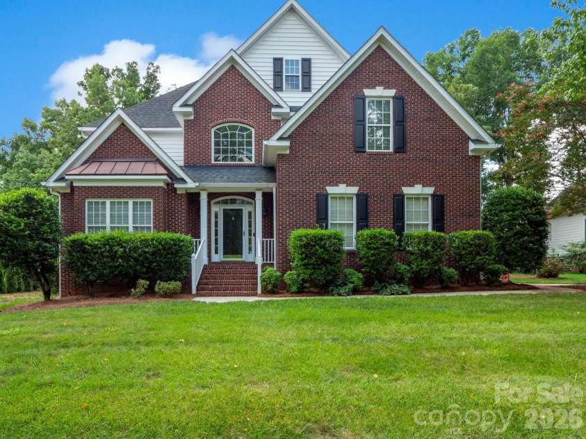 5320 Shannamara Drive, Matthews, NC 28104.  MLS# CAR4411353, YatesRealty ID 42257. 