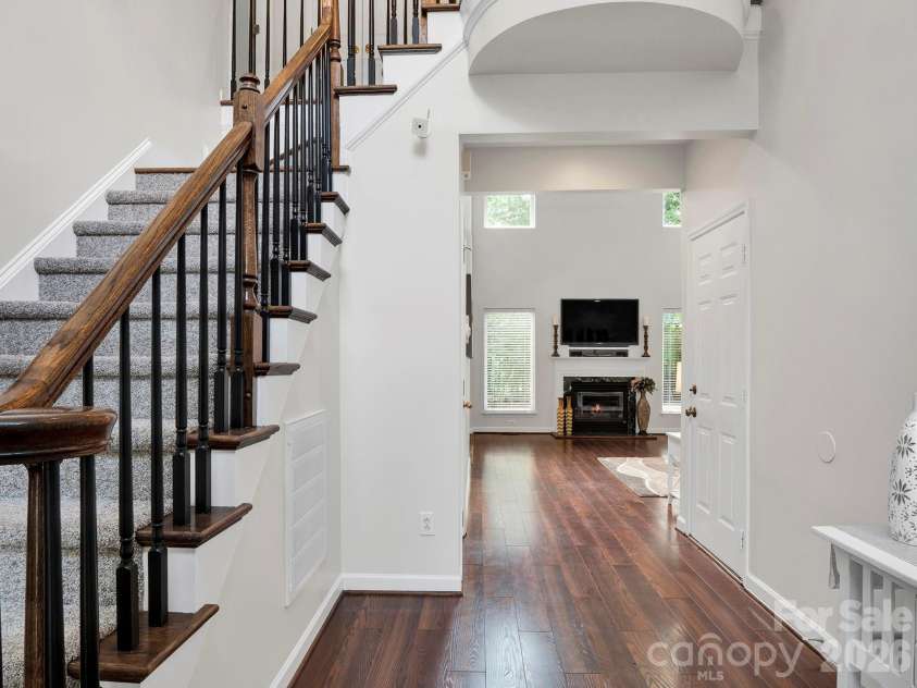 5320 Shannamara Drive, Matthews, NC 28104.  MLS# CAR4411353, YatesRealty ID 42257. 