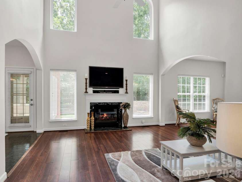 5320 Shannamara Drive, Matthews, NC 28104.  MLS# CAR4411353, YatesRealty ID 42257. 