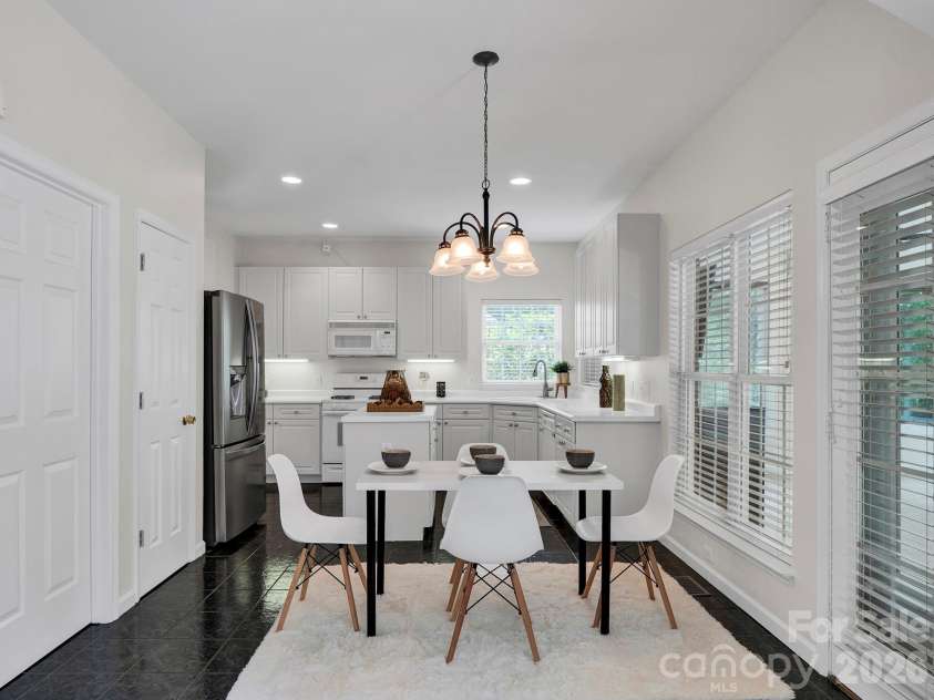 5320 Shannamara Drive, Matthews, NC 28104.  MLS# CAR4411353, YatesRealty ID 42257. 