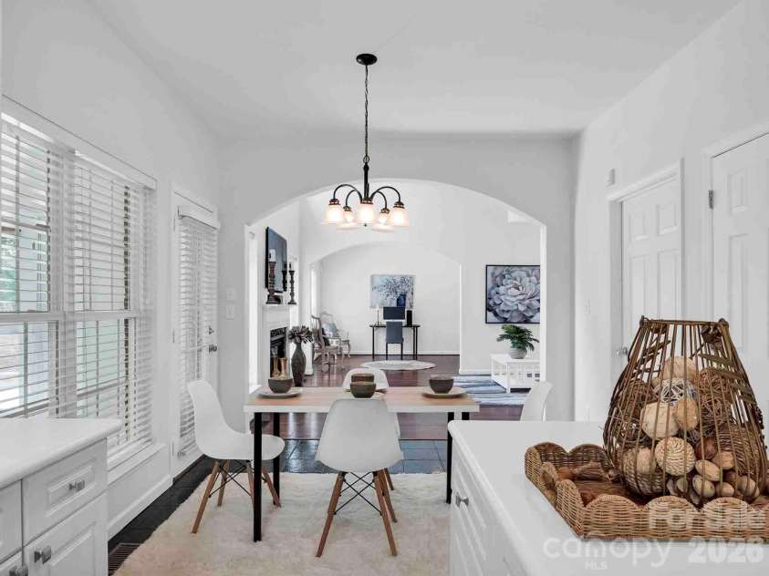 5320 Shannamara Drive, Matthews, NC 28104.  MLS# CAR4411353, YatesRealty ID 42257. 
