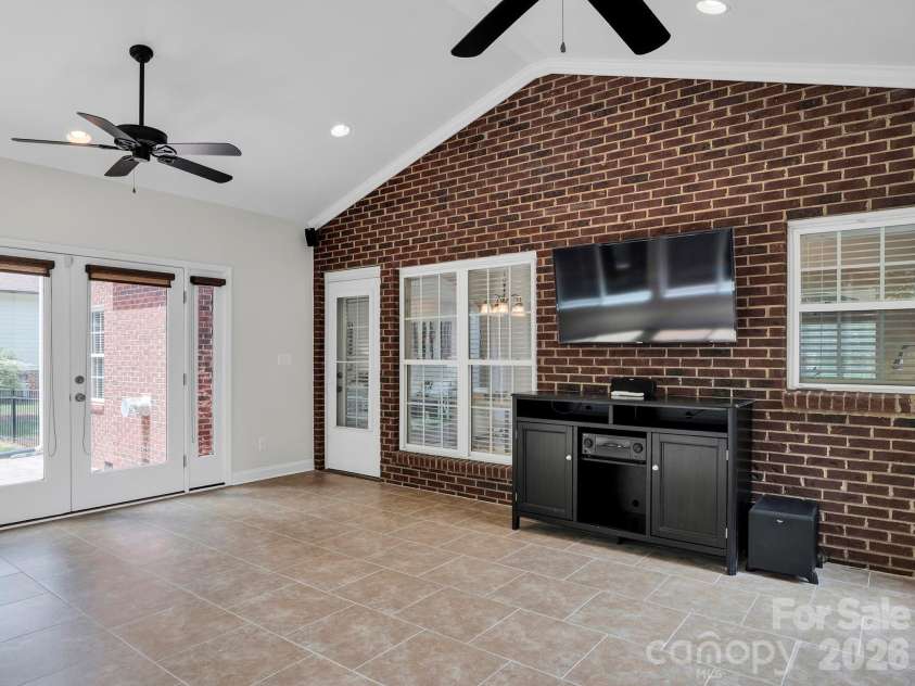 5320 Shannamara Drive, Matthews, NC 28104.  MLS# CAR4411353, YatesRealty ID 42257. 