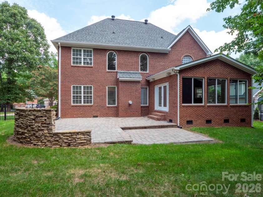 5320 Shannamara Drive, Matthews, NC 28104.  MLS# CAR4411353, YatesRealty ID 42257. 