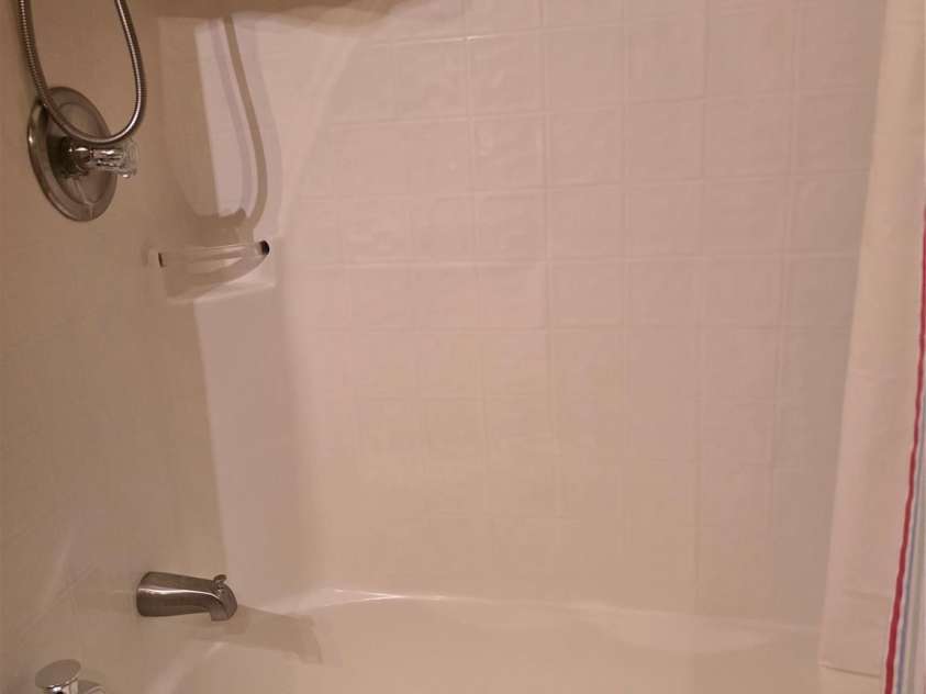 110 Twin Bluff Trail, Mount Gilead, NC 27306.  MLS# CAR4409542, YatesRealty ID 42258. Bathtub