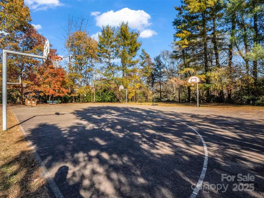 101 Bent Creek Ranch Road, Asheville, NC 28806.  MLS# CAR4318923, YatesRealty ID 4226. Basketball courts