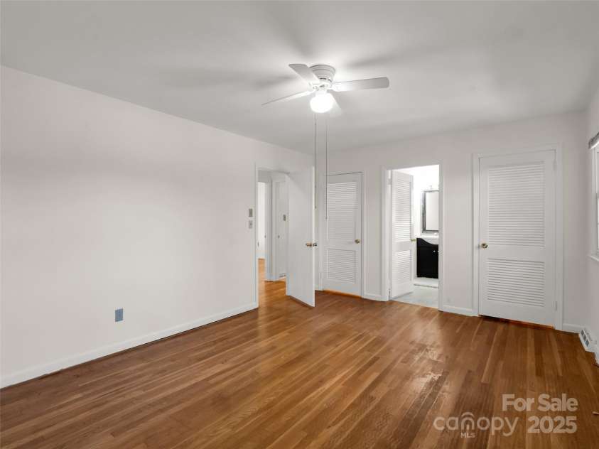 101 Bent Creek Ranch Road, Asheville, NC 28806.  MLS# CAR4318923, YatesRealty ID 4226. Primary suite with ensuite bath