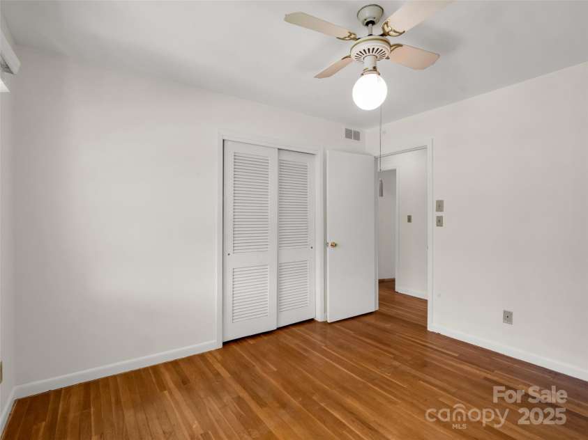 101 Bent Creek Ranch Road, Asheville, NC 28806.  MLS# CAR4318923, YatesRealty ID 4226. Third bedroom