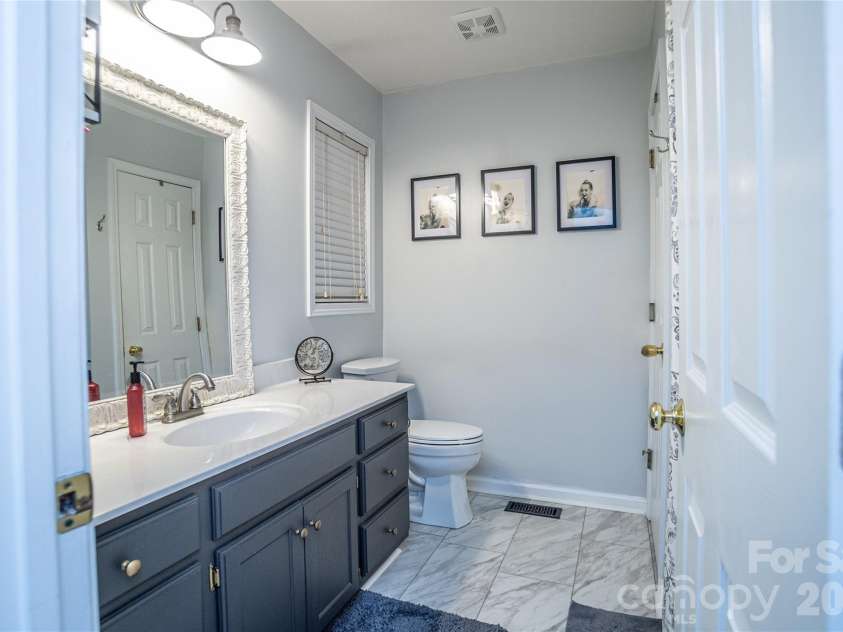 3321 39th Avenue Court, Hickory, NC 28601.  MLS# CAR4347746, YatesRealty ID 4226. 