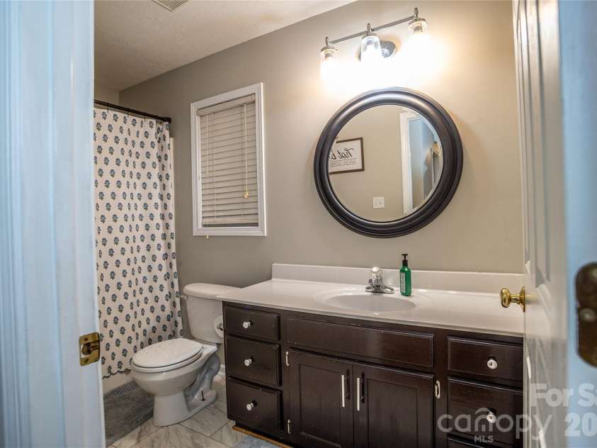 3321 39th Avenue Court, Hickory, NC 28601.  MLS# CAR4347746, YatesRealty ID 4226. 