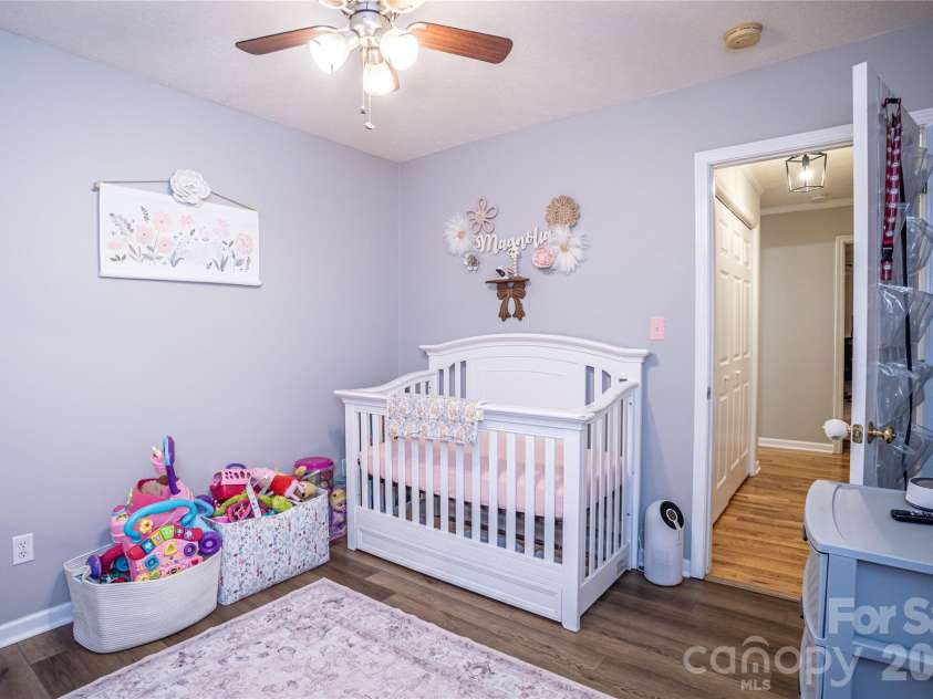 3321 39th Avenue Court, Hickory, NC 28601.  MLS# CAR4347746, YatesRealty ID 4226. 