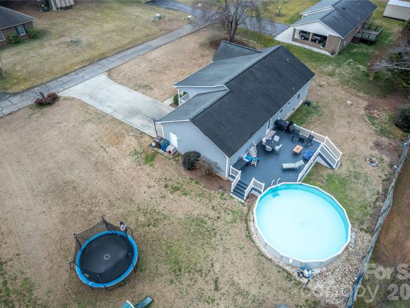 3321 39th Avenue Court, Hickory, NC 28601.  MLS# CAR4347746, YatesRealty ID 4226. 
