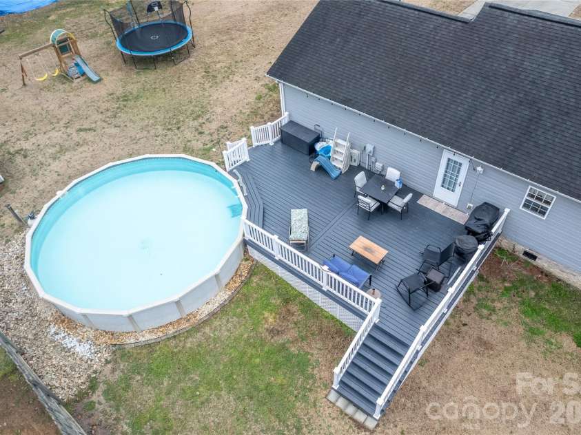 3321 39th Avenue Court, Hickory, NC 28601.  MLS# CAR4347746, YatesRealty ID 4226. 