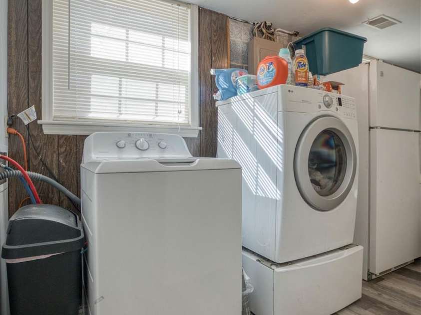 3842 22nd Street Court, Hickory, NC 28601.  MLS# CAR4203400, YatesRealty ID 4226. 