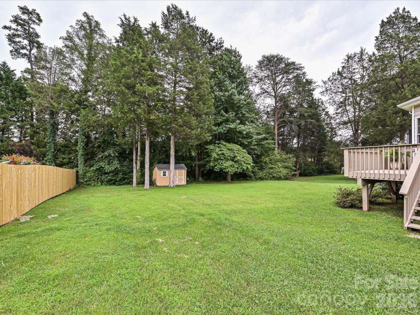 110 Glynwater Drive, Mooresville, NC 28117.  MLS# CAR4401417, YatesRealty ID 42260. Back Yard