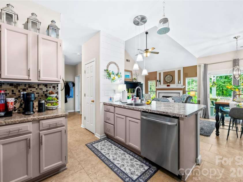 1363 Yorkshire Place, Concord, NC 28027.  MLS# CAR4403904, YatesRealty ID 42261. 
