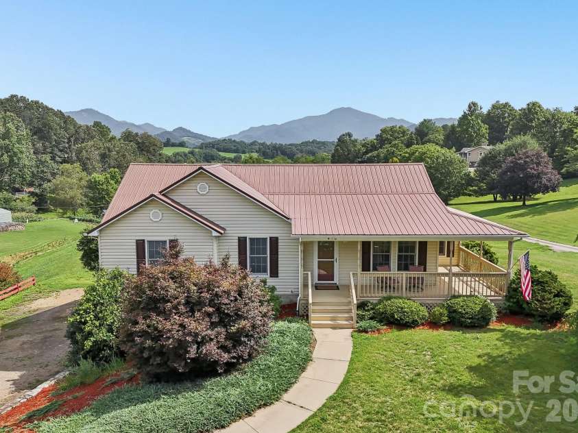410 Crawford Road, Waynesville, NC 28786.  MLS# CAR4408505, YatesRealty ID 42262. 