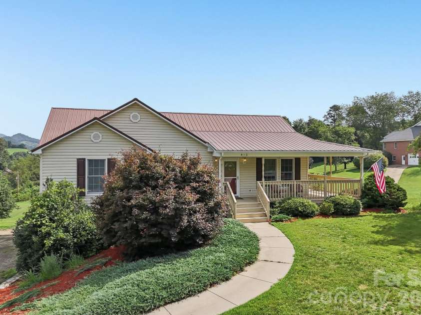 410 Crawford Road, Waynesville, NC 28786.  MLS# CAR4408505, YatesRealty ID 42262. 