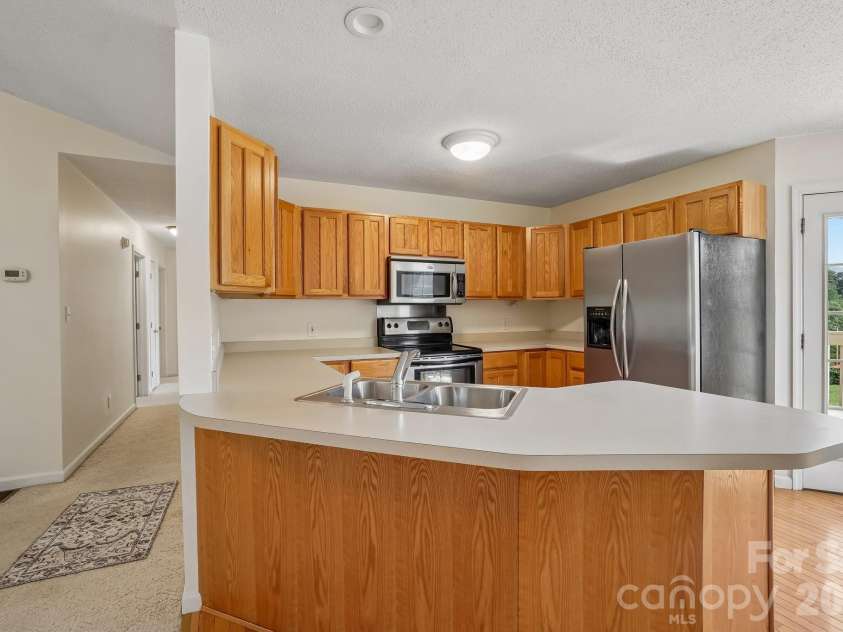410 Crawford Road, Waynesville, NC 28786.  MLS# CAR4408505, YatesRealty ID 42262. 