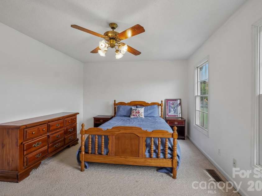 410 Crawford Road, Waynesville, NC 28786.  MLS# CAR4408505, YatesRealty ID 42262. 