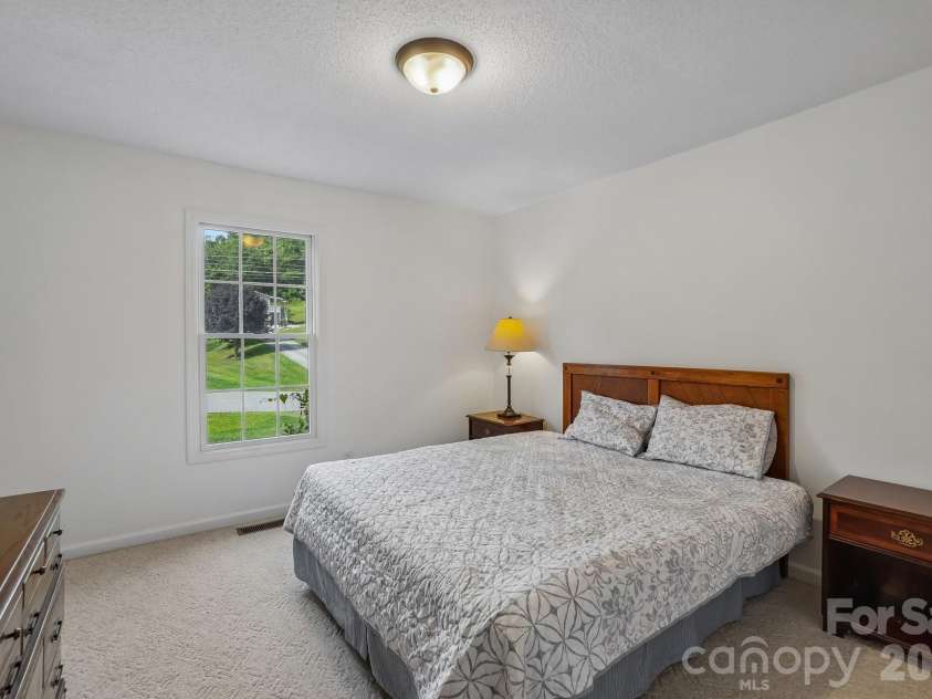 410 Crawford Road, Waynesville, NC 28786.  MLS# CAR4408505, YatesRealty ID 42262. 