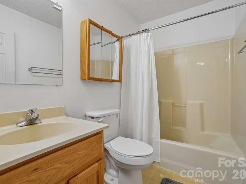 410 Crawford Road, Waynesville, NC 28786.  MLS# CAR4408505, YatesRealty ID 42262. 