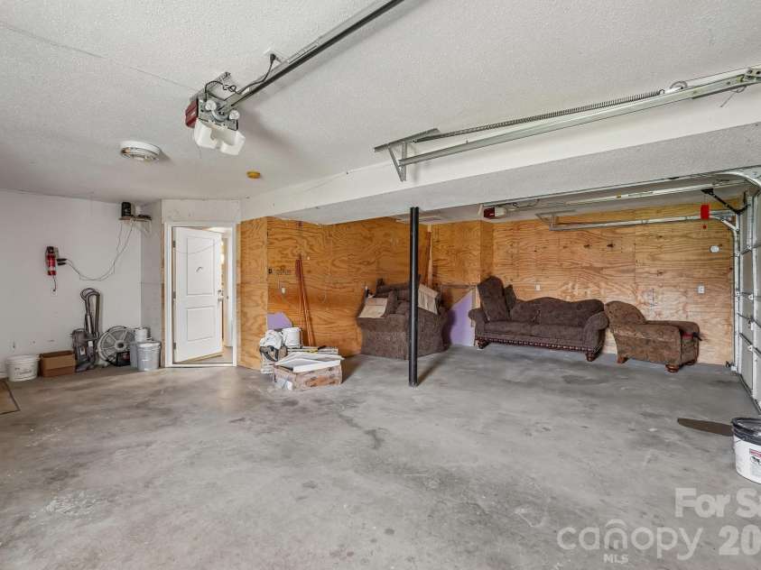 410 Crawford Road, Waynesville, NC 28786.  MLS# CAR4408505, YatesRealty ID 42262. 