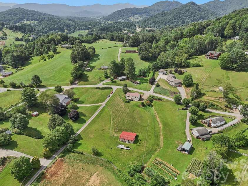 410 Crawford Road, Waynesville, NC 28786.  MLS# CAR4408505, YatesRealty ID 42262. 