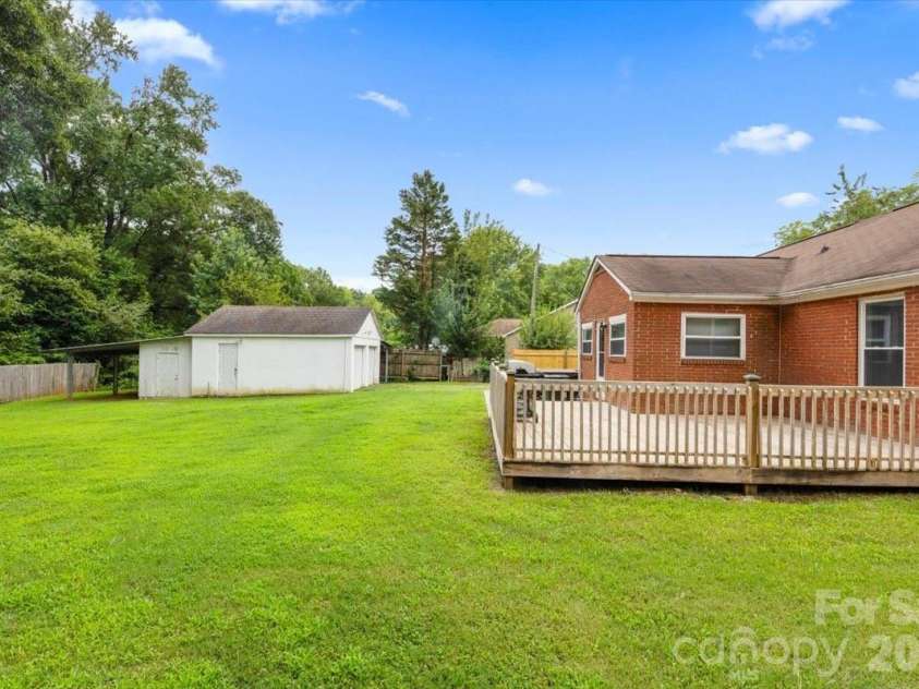 409 Toddville Road, Charlotte, NC 28214.  MLS# CAR4410582, YatesRealty ID 42263. Backyard