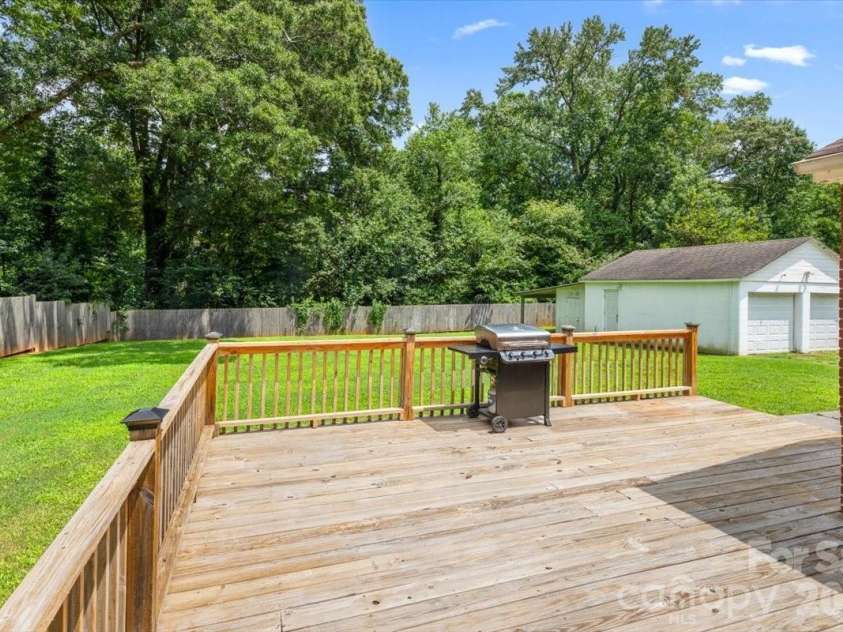409 Toddville Road, Charlotte, NC 28214.  MLS# CAR4410582, YatesRealty ID 42263. Deck