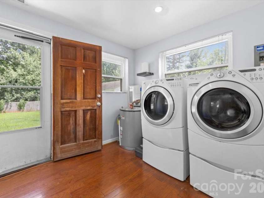 409 Toddville Road, Charlotte, NC 28214.  MLS# CAR4410582, YatesRealty ID 42263. Laundry/Mudroom