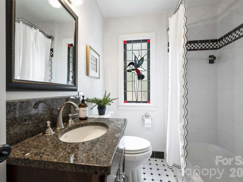 1929 Marguerite Avenue, Charlotte, NC 28205.  MLS# CAR4408690, YatesRealty ID 42265. 